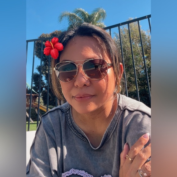 Tory Burch Gold Aviator Sunglasses - Picture 4 of 5